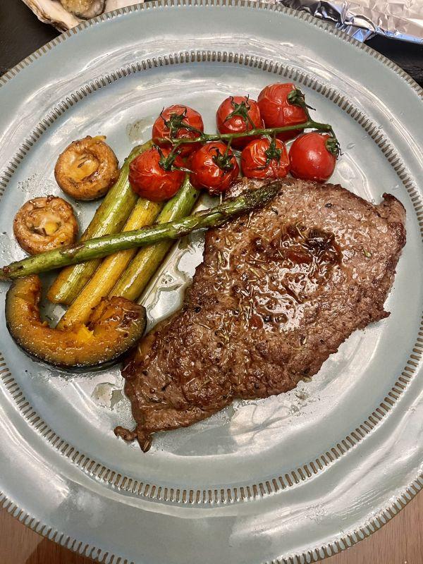 菲力牛排怎么煎，该煎几分钟（鲜嫩多汁的红酒菲力牛排就这么做）