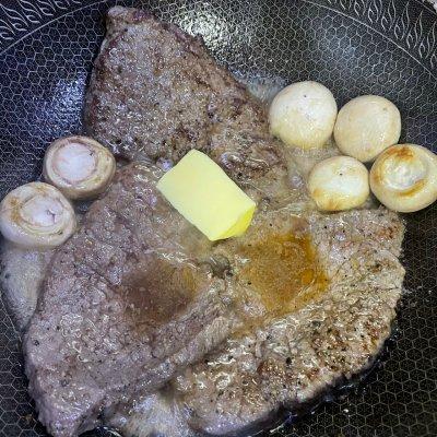 菲力牛排怎么煎，该煎几分钟（鲜嫩多汁的红酒菲力牛排就这么做）