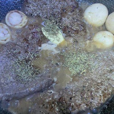 菲力牛排怎么煎，该煎几分钟（鲜嫩多汁的红酒菲力牛排就这么做）