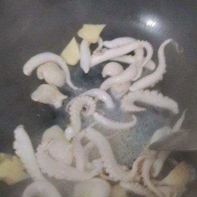 八爪鱼怎么吃，八爪鱼怎么做好吃视频教程（这道八爪鱼炒粉丝比大厨做的还好吃）