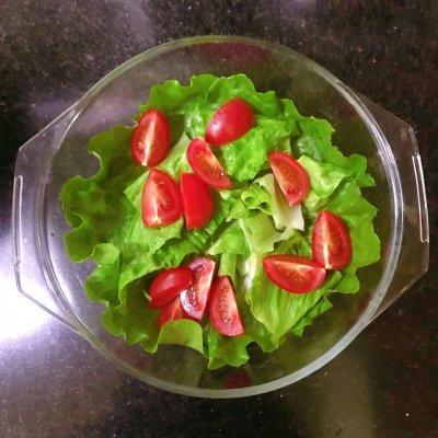 蔬菜沙拉的做法和材料，蔬菜沙拉的制作方法（果蔬沙拉的做法竟然这么简单）