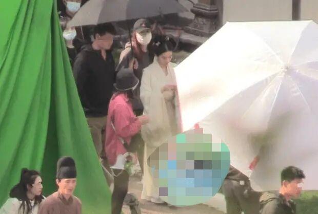 刘亦菲古装图片，刘亦菲最惊艳古装（身材纤细不见“虎背熊腰”）