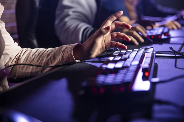 一台电脑挖矿一天能赚多少钱，挖矿一天能挣多少钱（闲置电脑“挖矿”）