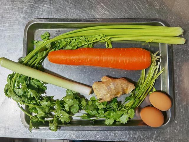 素丸子做法，肉丸子汤的家常做法（这道时蔬丸子汤不一般）