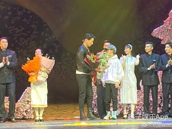 张亮老婆，离婚四年甜度堪比热恋期（张亮老婆寇静的照片）