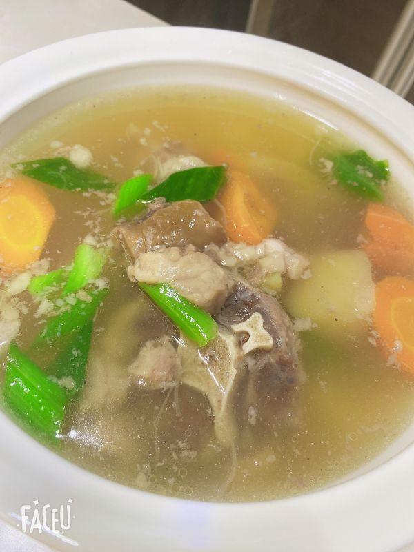 牛尾的功效和作用，牛尾巴功效与作用（寒冷与温暖之间只差一碗简单到不行的牛尾汤）