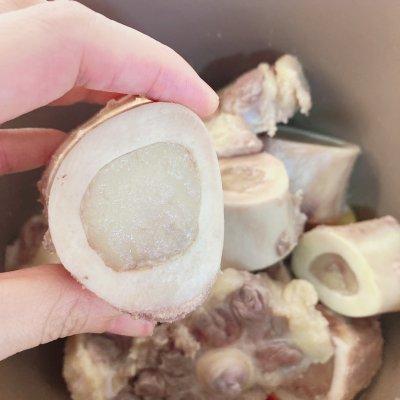 牛尾的功效和作用，牛尾巴功效与作用（寒冷与温暖之间只差一碗简单到不行的牛尾汤）