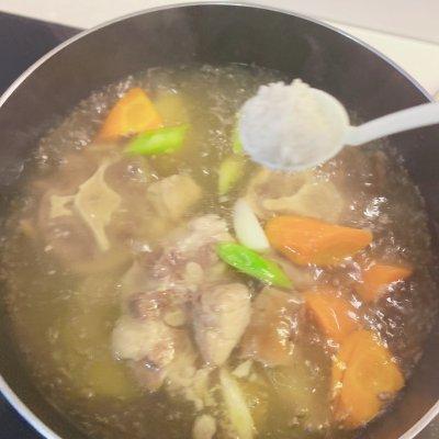 牛尾的功效和作用，牛尾巴功效与作用（寒冷与温暖之间只差一碗简单到不行的牛尾汤）