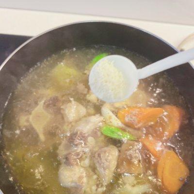 牛尾的功效和作用，牛尾巴功效与作用（寒冷与温暖之间只差一碗简单到不行的牛尾汤）