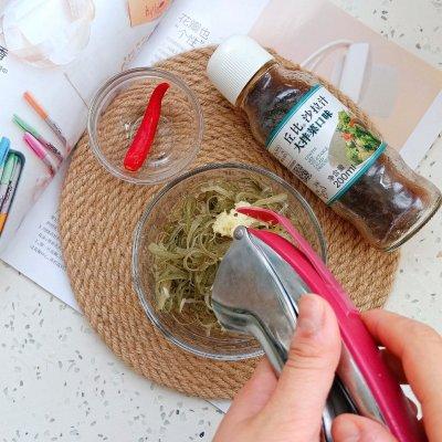 海藻怎么做好吃，腐竹怎么做好吃（#321沙拉日#开胃香辣海藻丝）