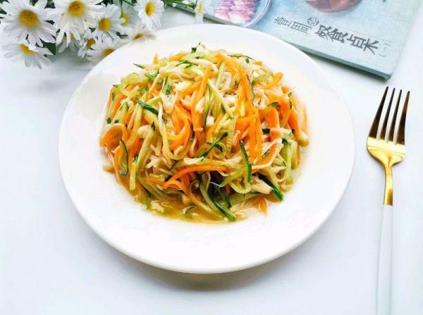 金针菇焯水几分钟，金针菇蒸几分钟熟（轻拌金针菇的经典做法）