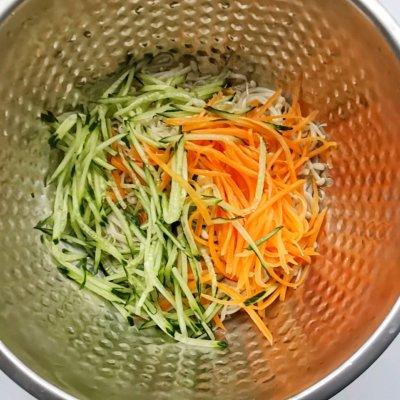 金针菇焯水几分钟，金针菇蒸几分钟熟（轻拌金针菇的经典做法）