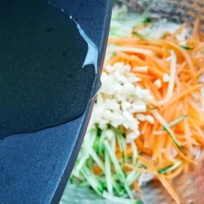 金针菇焯水几分钟，金针菇蒸几分钟熟（轻拌金针菇的经典做法）