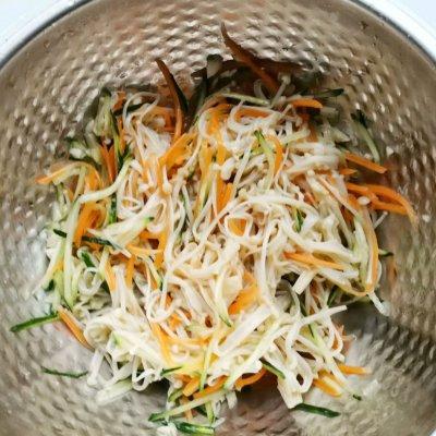 金针菇焯水几分钟，金针菇蒸几分钟熟（轻拌金针菇的经典做法）