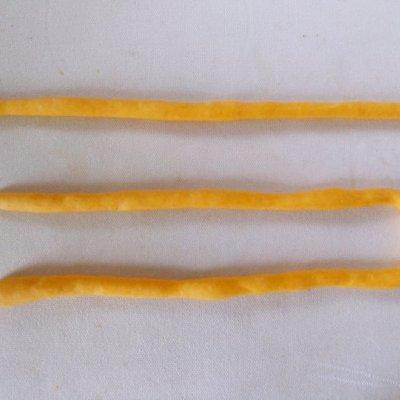 怎样做南瓜面，怎样做南瓜面包（大人小孩都爱吃的南瓜花样馒头）