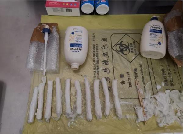 甲基安非它明，苯丙胺类（毒品被混入饼干身体乳试图入境）