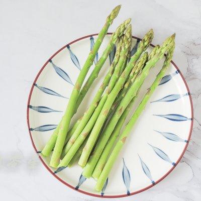 新鲜芦笋的吃法有哪些，新鲜芦笋怎么吃（美味尝鲜#响油芦笋）