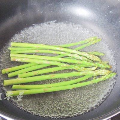 新鲜芦笋的吃法有哪些，新鲜芦笋怎么吃（美味尝鲜#响油芦笋）