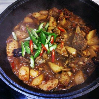 芋儿鸡，芋儿鸡的家常做法重庆（这道家喻户晓的芋儿鸡是怎么做的呢）