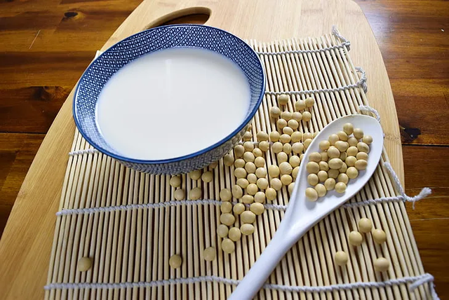 排气的食物有哪些，排气的食物有哪些绿豆（这些食物吃得过多，容易胀气）