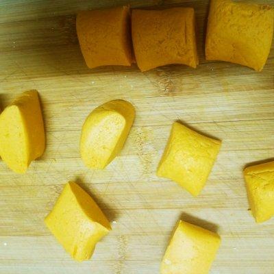 南瓜饼用普通面粉做法，你从来没吃过的糯米南瓜饼