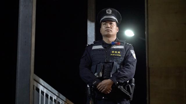 3分之根号3等于多少，1减3分之根号3等于多少（随处可见眼镜王蛇）