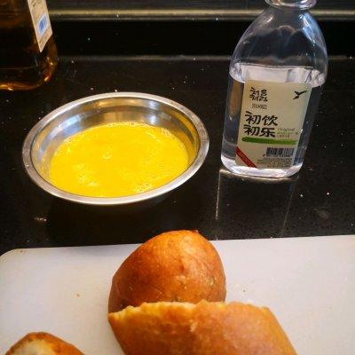 蒜香法棍最正宗的做法，蒜香烤法棍做法（健康又过瘾的金衣蒜香法棍）