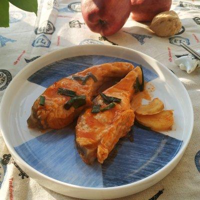 青鱼怎么做好吃，青鱼怎么做好吃又简单（酸酸甜甜の番茄酿青鱼）