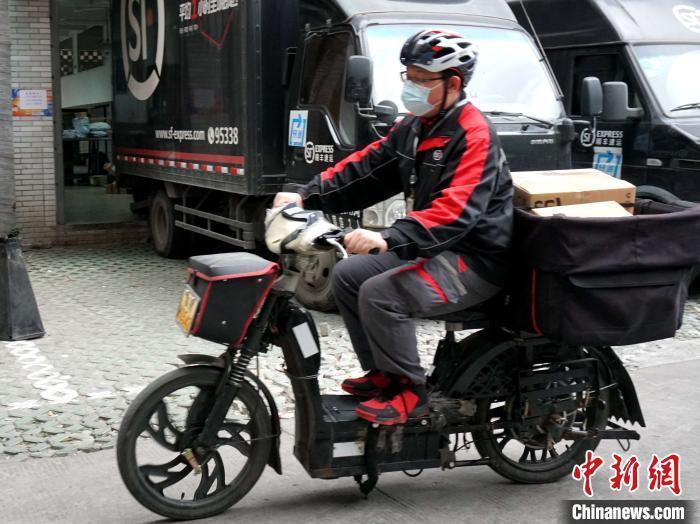 顺丰快递寄件收费标准，顺丰快递的收费标准（顺丰“签收确认”另收1元）