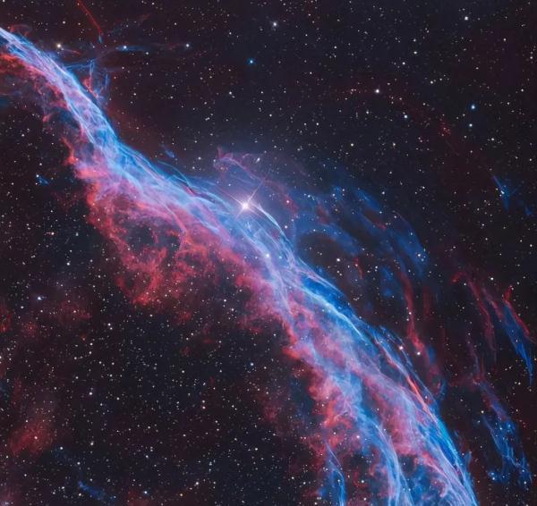 绣名字忌讳用什么颜色，用红色线绣名字好不好（她用一根针绣出天文奇观）