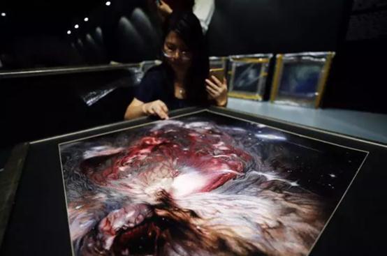 绣名字忌讳用什么颜色，用红色线绣名字好不好（她用一根针绣出天文奇观）