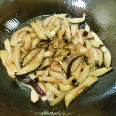 酱焖茄子的家常做法，酱焖茄子的家常做法视频（据说这个时候吃酱焖茄子煲）
