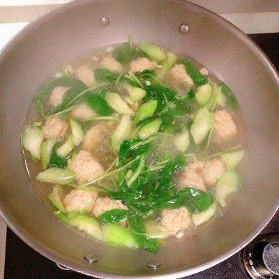 肉丸子汤怎么做好吃，汤肉丸子怎么做好吃（有了孩子爱吃的肉丸汤懒人不定外卖也能吃好饭）