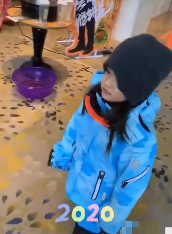 杜江有几个子女，霍思燕杜江逛公园