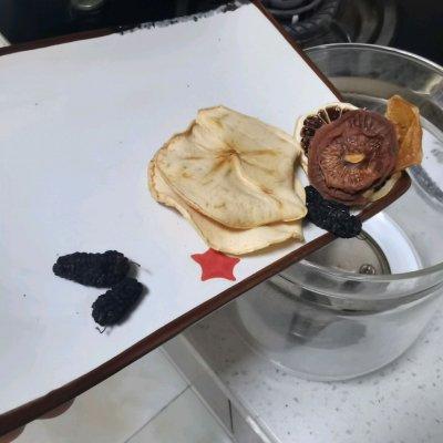 果茶制作方法，新鲜水果茶的做法大全（#糖小朵甜蜜控糖秘籍#自制水果茶）