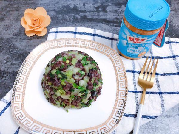 青菜炒米饭的做法，白菜炒米饭的做法（#四季宝蓝小罐#花生酱青菜糙米炒饭）