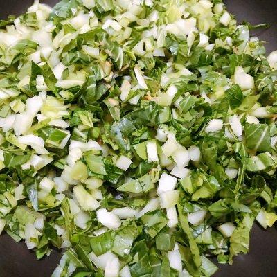 青菜炒米饭的做法，白菜炒米饭的做法（#四季宝蓝小罐#花生酱青菜糙米炒饭）