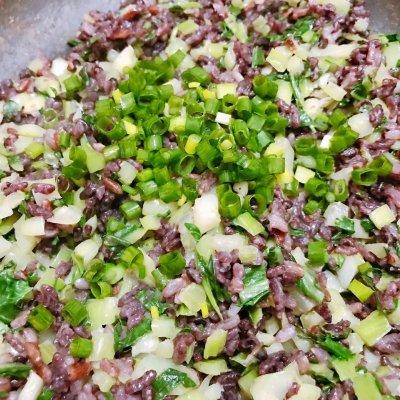 青菜炒米饭的做法，白菜炒米饭的做法（#四季宝蓝小罐#花生酱青菜糙米炒饭）