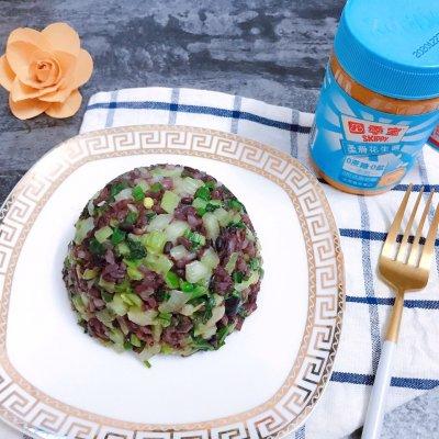 青菜炒米饭的做法，白菜炒米饭的做法（#四季宝蓝小罐#花生酱青菜糙米炒饭）