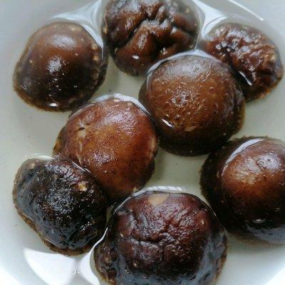 香菇要煮多久才能熟，香菇煮多久能熟（简单易做的红烧香菇）