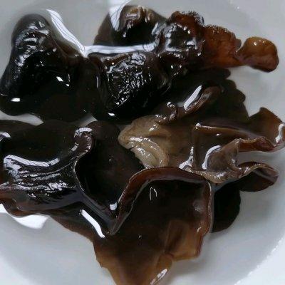 香菇要煮多久才能熟，香菇煮多久能熟（简单易做的红烧香菇）