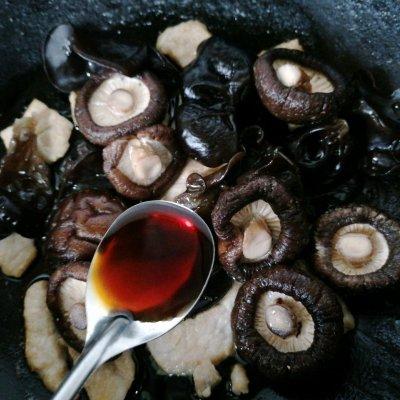 香菇要煮多久才能熟，香菇煮多久能熟（简单易做的红烧香菇）