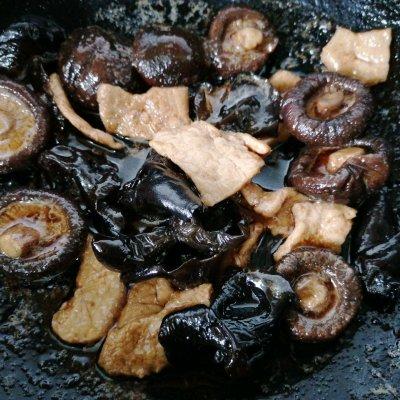 香菇要煮多久才能熟，香菇煮多久能熟（简单易做的红烧香菇）