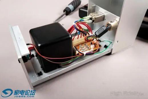 cd是什么牌子，cd是什么牌子手表（全球唯一能做皮带传动式CD机的品牌CEC新品发布会）