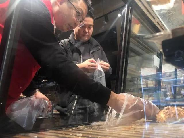 一举两得造句，一举两得造句一年级很短（浙江这个男人火了：一举两得）