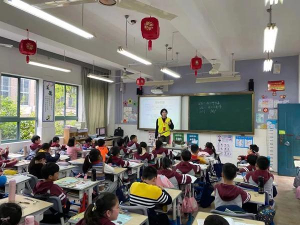 卫生棉条几岁才能用，卫生棉适用于几岁（”四年级儿子一个问题吓坏杭州妈妈）