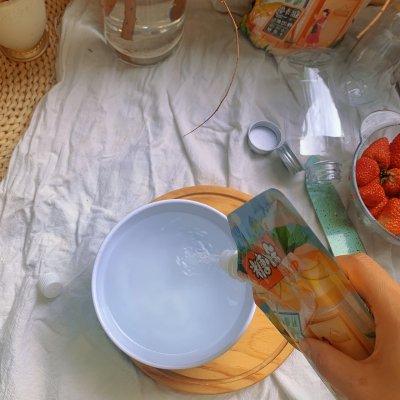 白凉粉在超市叫什么，做凉粉的白凉粉在超市叫什么（#糖小朵甜蜜控糖秘籍#低卡甜品草莓椰奶冻）