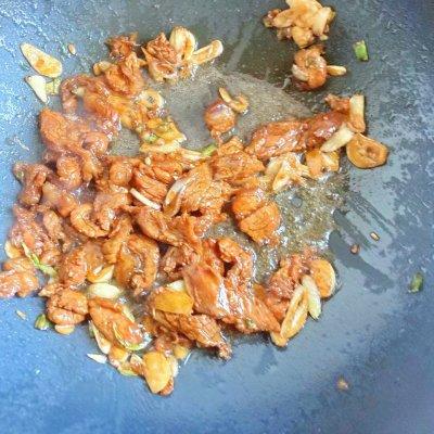 豆角炒肉怎么做好吃，家常烧豆角的做法（一道能吃下三碗饭的神奇美食）