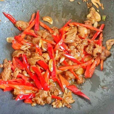 豆角炒肉怎么做好吃，家常烧豆角的做法（一道能吃下三碗饭的神奇美食）