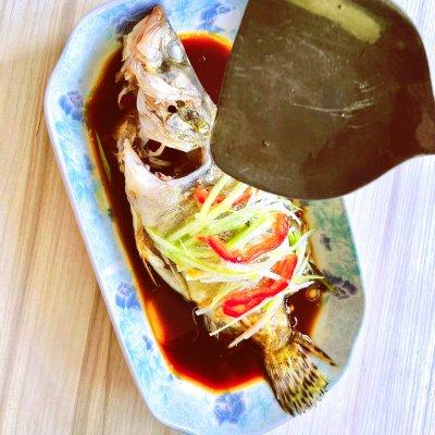 清蒸鲑鱼怎么做，清蒸鲑鱼怎么做好吃（#糖小朵甜蜜控糖秘籍#清蒸桂鱼）